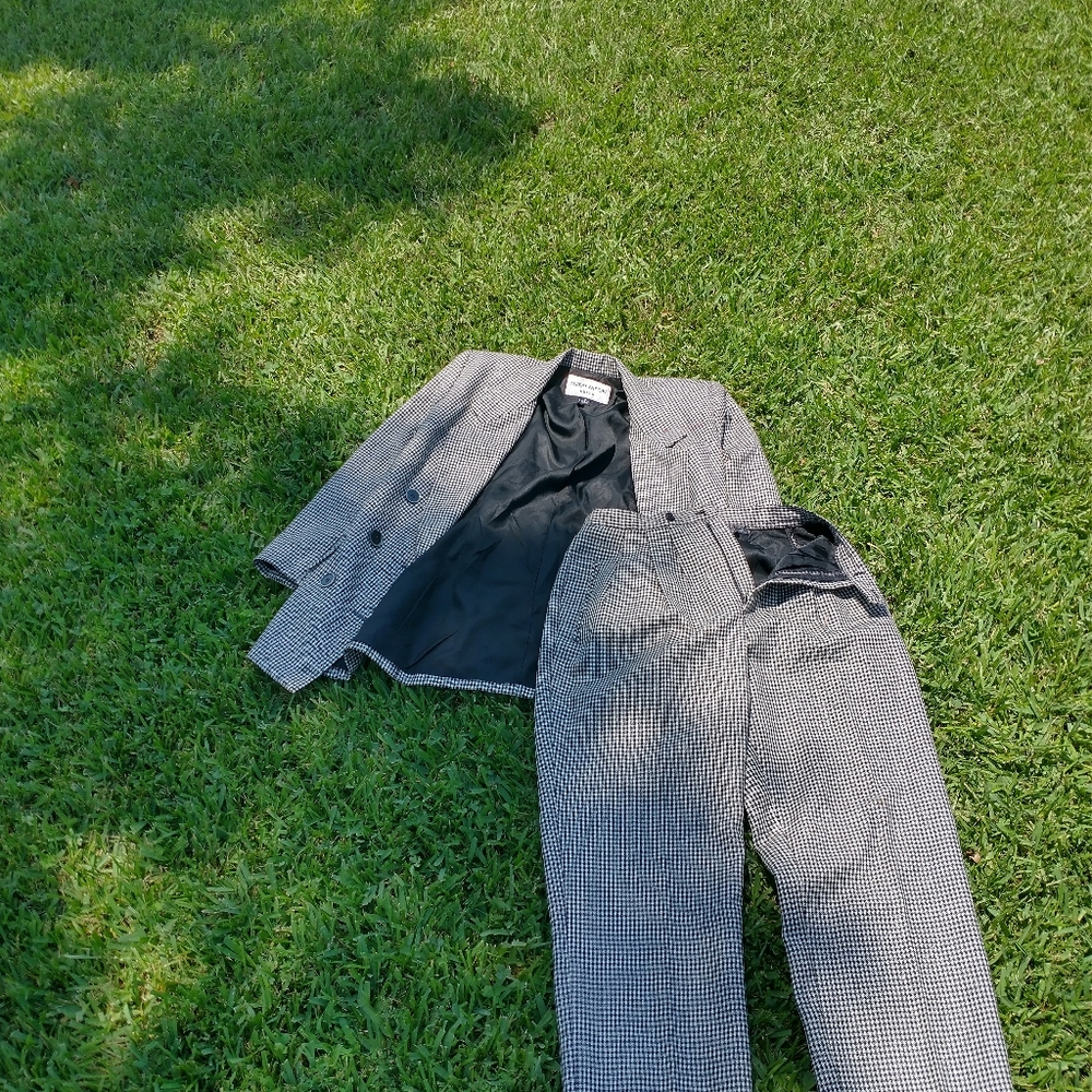 Albert Nipon Size 6 Pant Suit - image 1